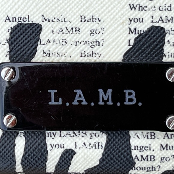 L.A.M.B. newsprint zippered wallet by Gwen Stefani - Picture 2 of 8